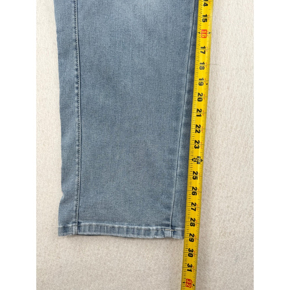 Democracy Ab Technology Light Wash Straight Patch Pocket Jeans Size 12 (32x29) - Picture 7 of 11